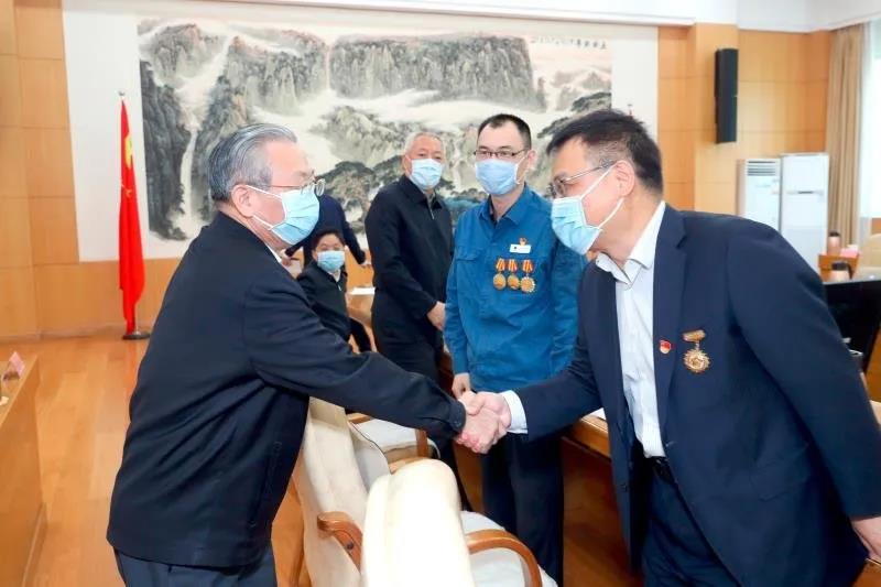 劳动最光荣:校(院)1个集体、4人同获山东省五一劳动奖状、奖章